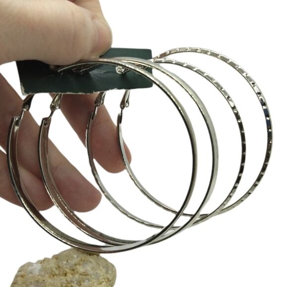 Two pairs of silver hoops‎ so 1990s - Picture 1 of 2